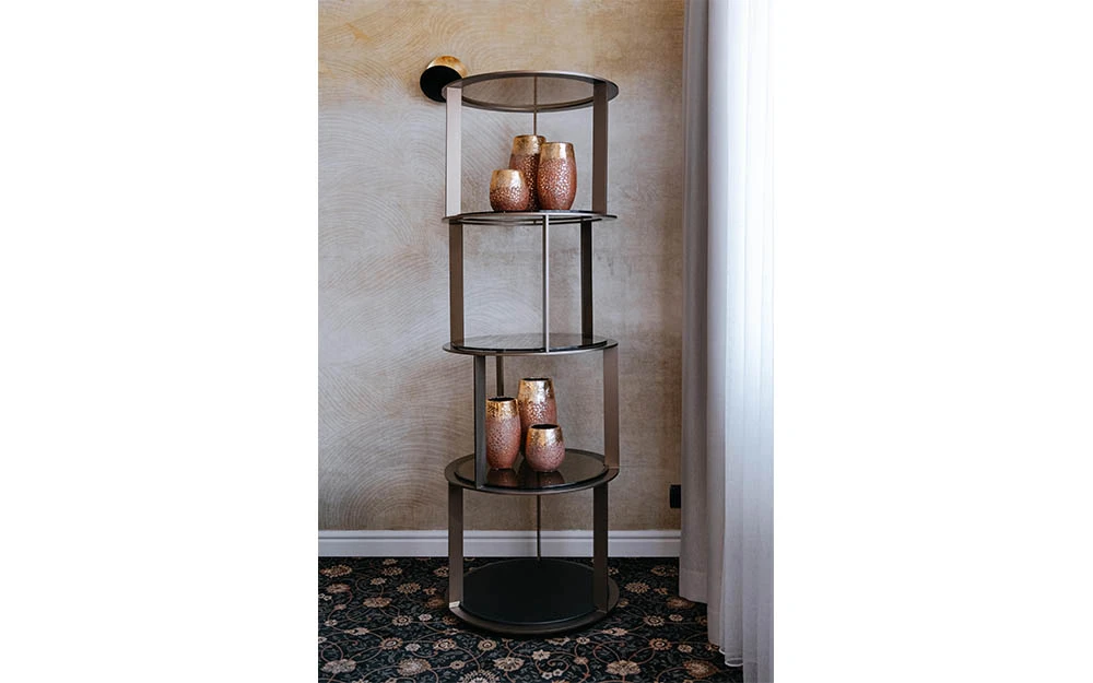 Свободностояща библиотека SAHARA от италианския производител SHAKE DESIGN