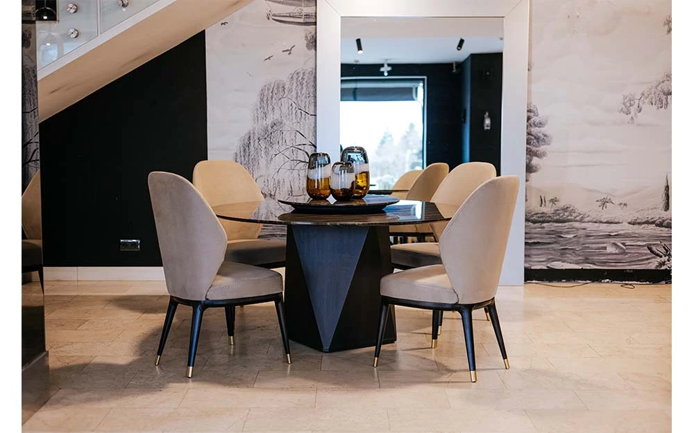 Трапезарна маса DIAMOND от италианския производител STONE INTERNATIONAL