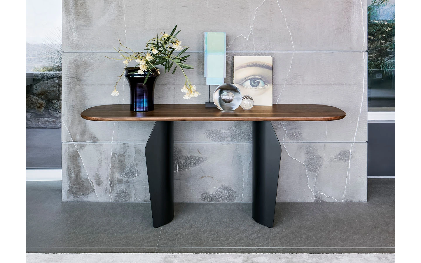 Конзолна маса FLAME CONSOLE от италианския производител BONALDO