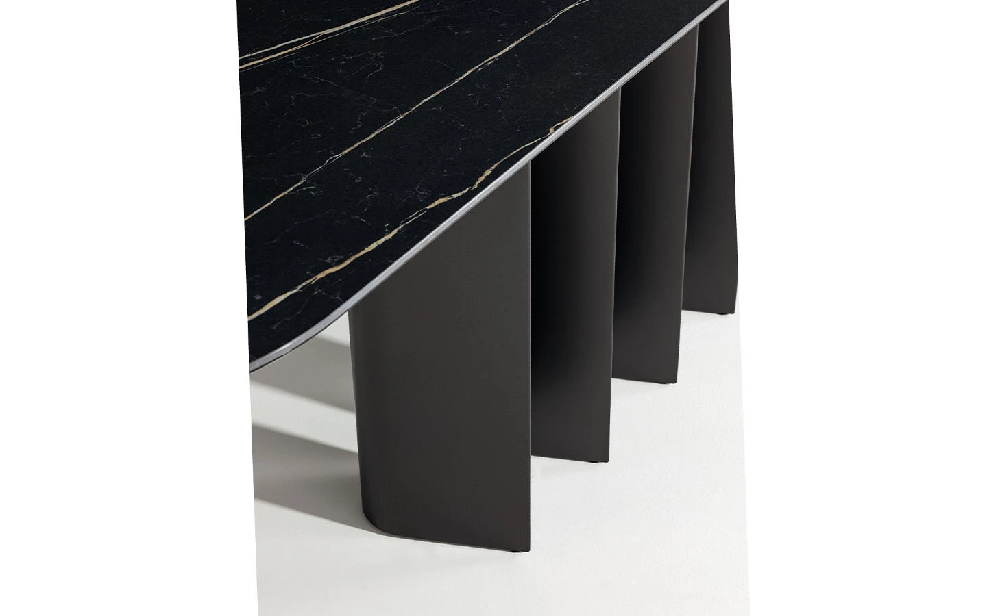 Конзолна маса GEOMETRIC CONSOLE от италианския производител BONALDO