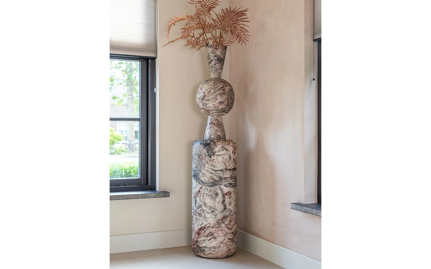 Ваза FLORRY BLACK/WHITE Richmond - 4 - stolbg.com