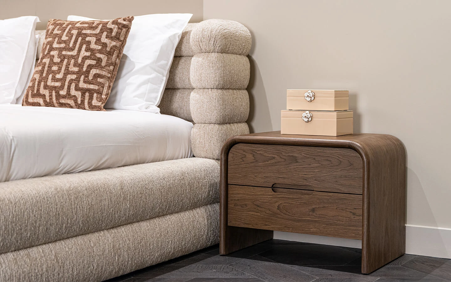 Нощно шкафче BEDFORD BROWN 2 DRAWERS Richmond - 11 - stolbg.com