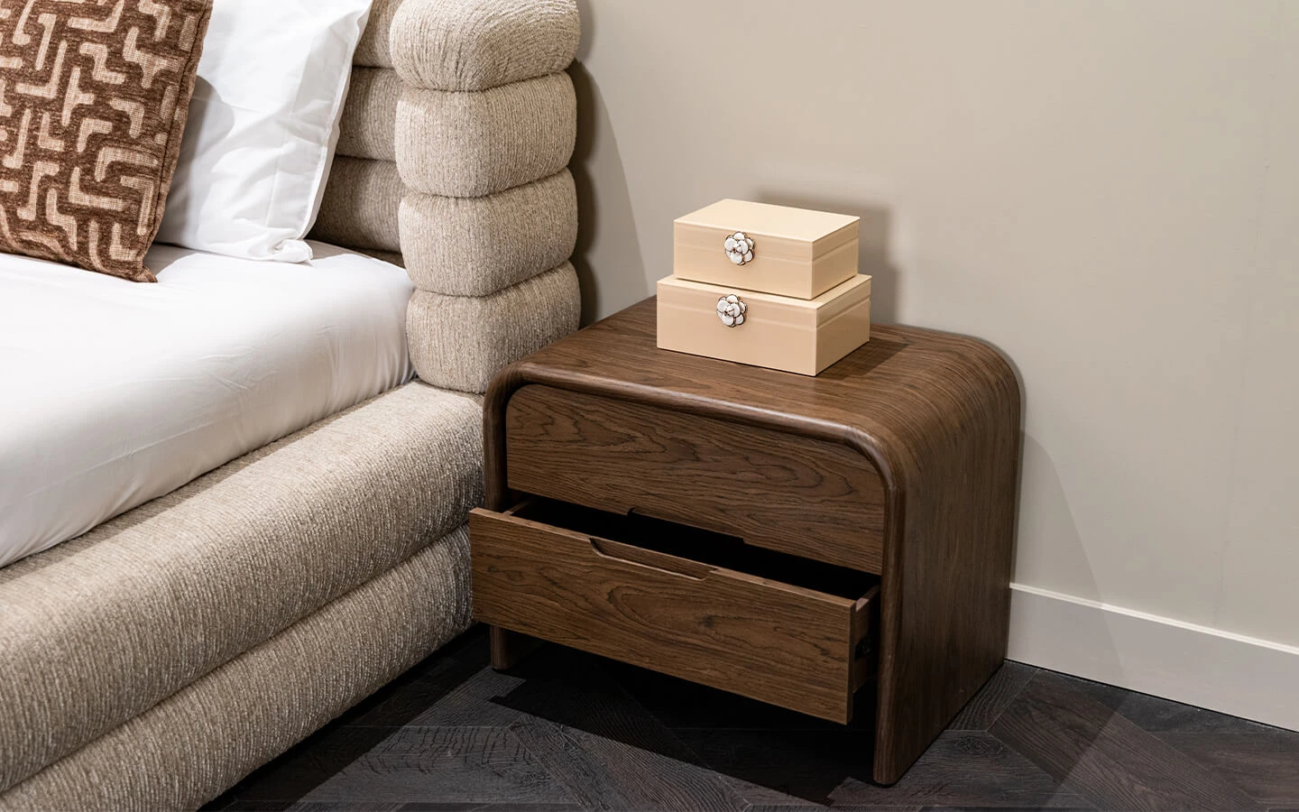Нощно шкафче BEDFORD BROWN 2 DRAWERS Richmond - 12 - stolbg.com