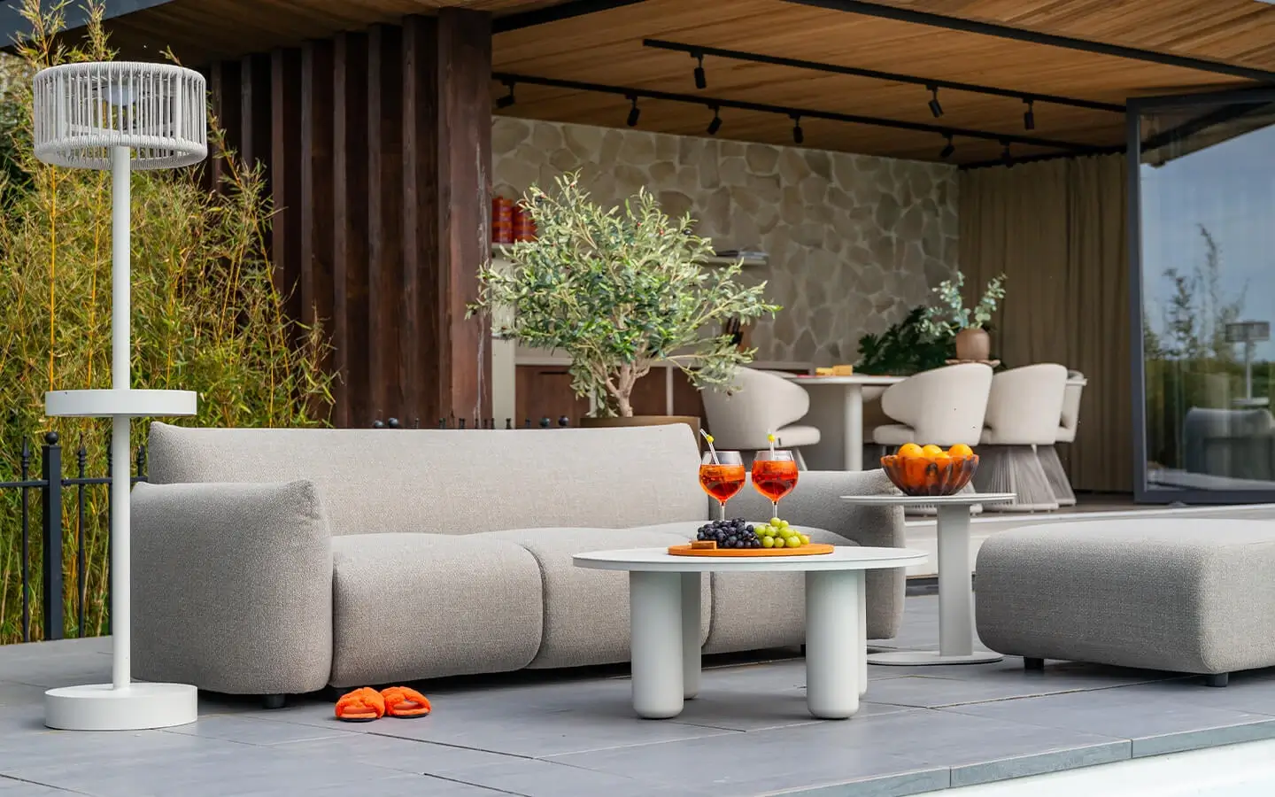 OUTDOOR-COFFEE-TABLE-QUINN-LIGHT-BEIGE-Ø86-5